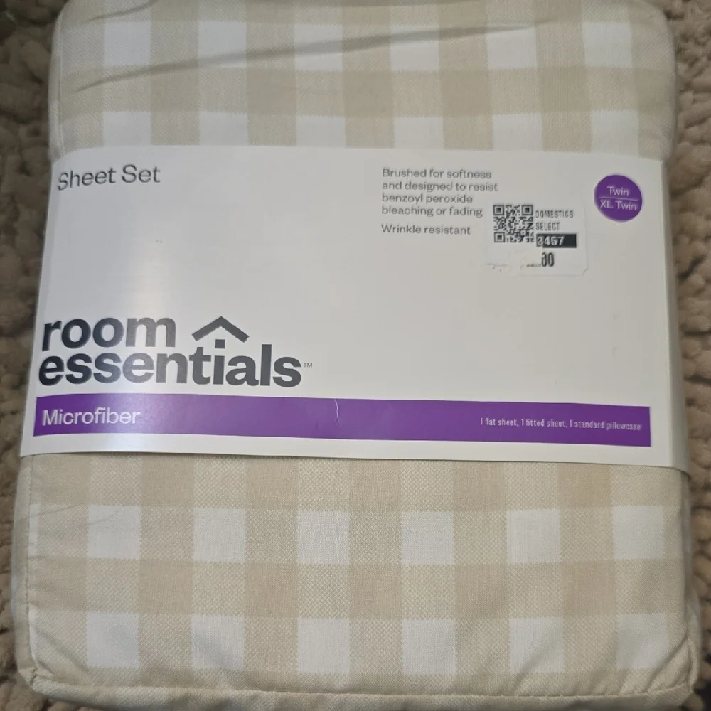 New Room Essentials Twin/Twin XL Tan Checkered Microfiber Sheet Set